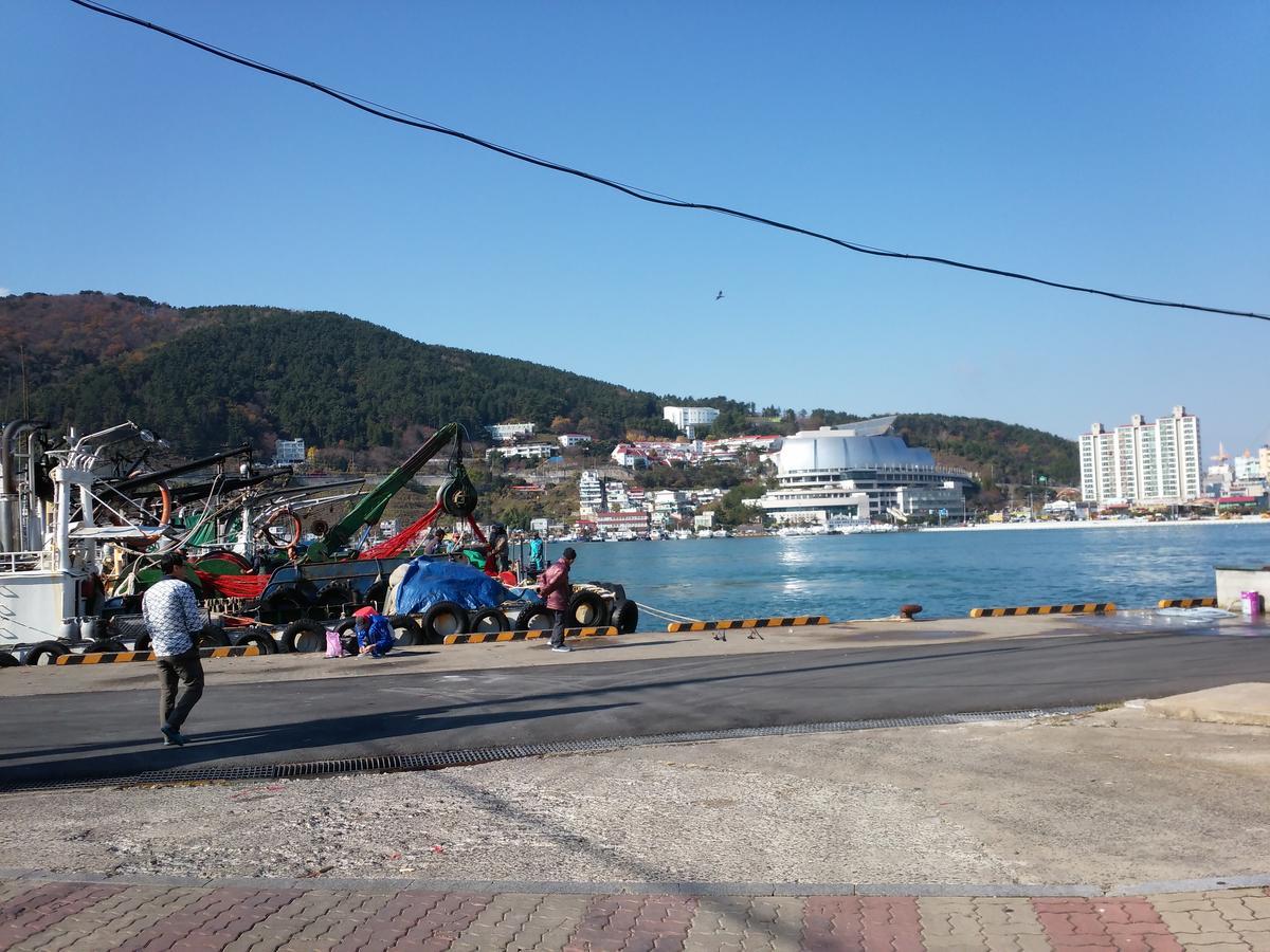 Geoje Jangseungpo Lighthouse Hotel Sodong Exterior photo