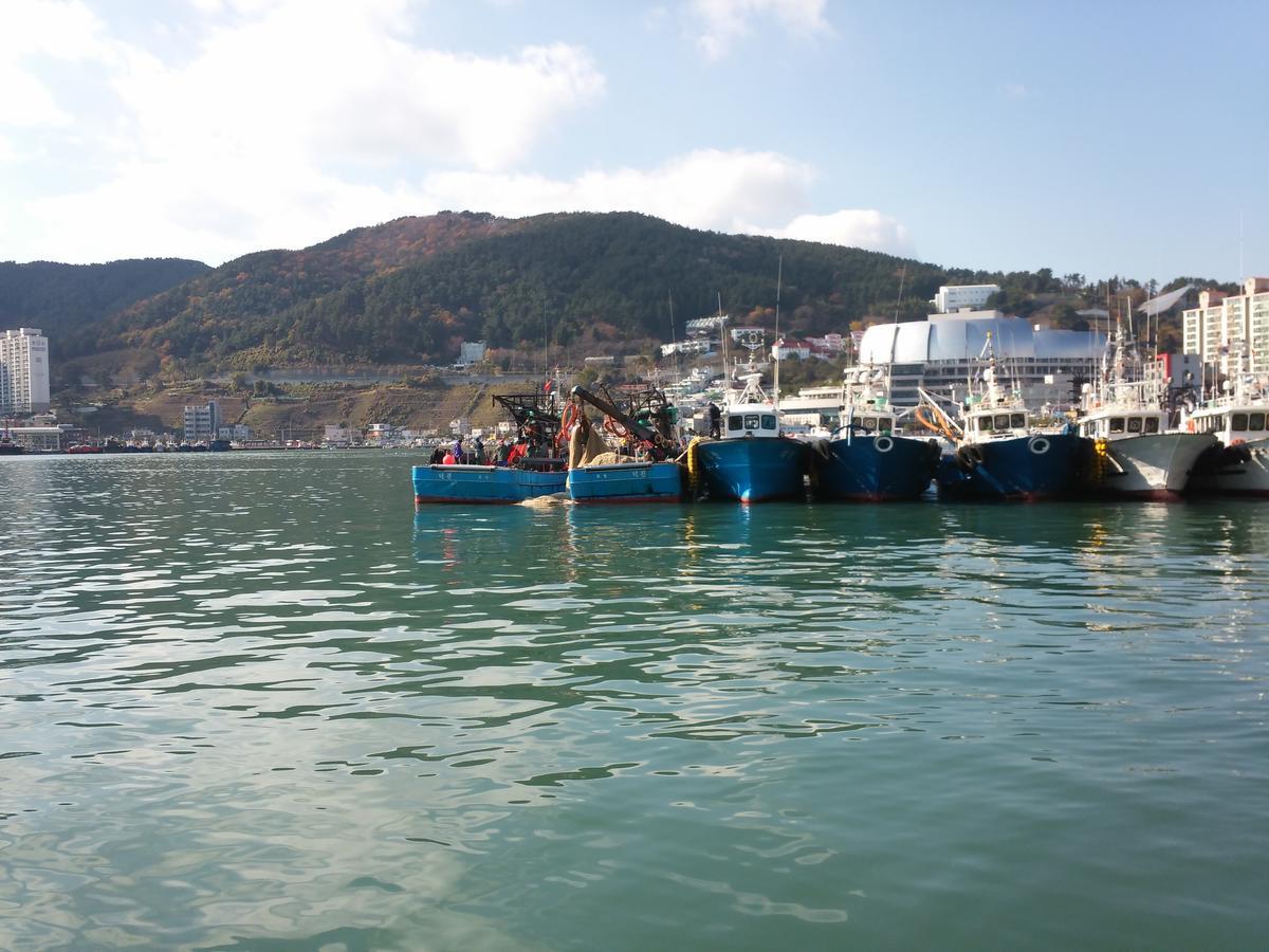Geoje Jangseungpo Lighthouse Hotel Sodong Exterior photo